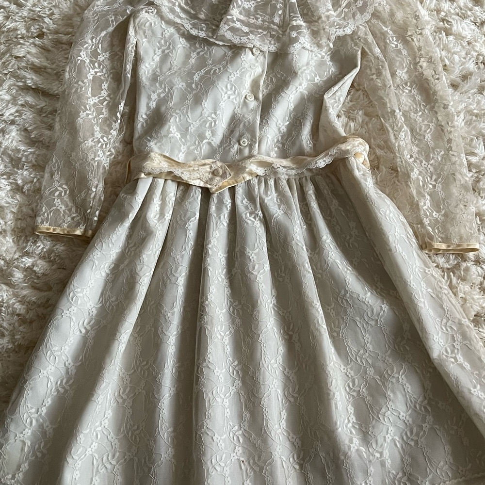 A Treasure from the Met Mus Costume Institute by Kim size 8.